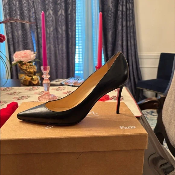 Christian Louboutin Black Pumps with Signature Red Sole - Picture 5 of 5